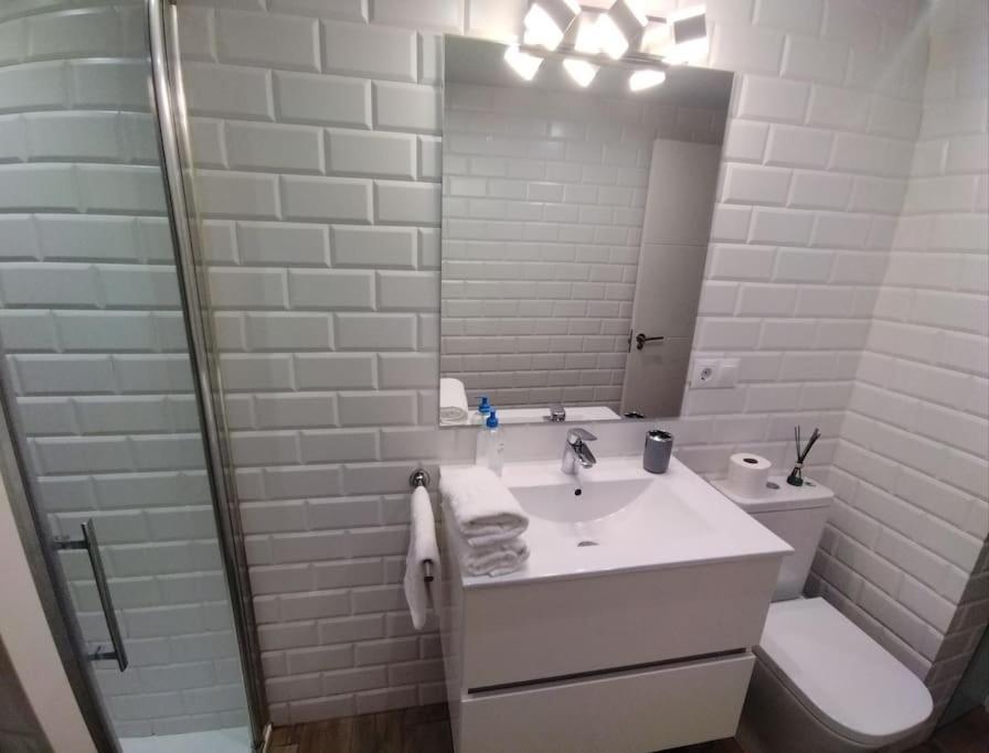 Bonito Piso Recien Reformado Con Zona De Parking Apartman Almuñécar Kültér fotó