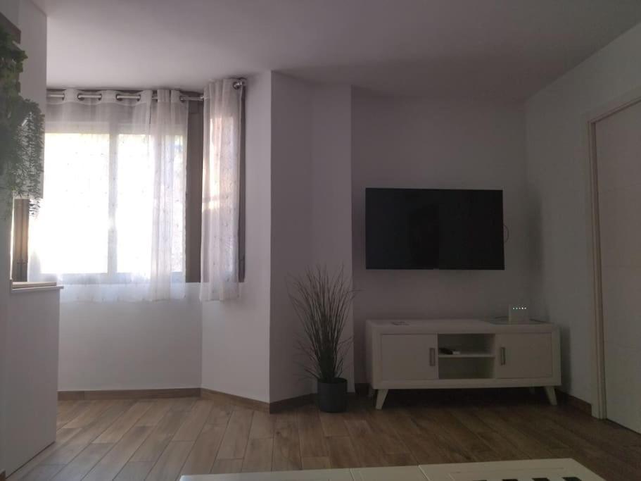 Bonito Piso Recien Reformado Con Zona De Parking Apartman Almuñécar Kültér fotó